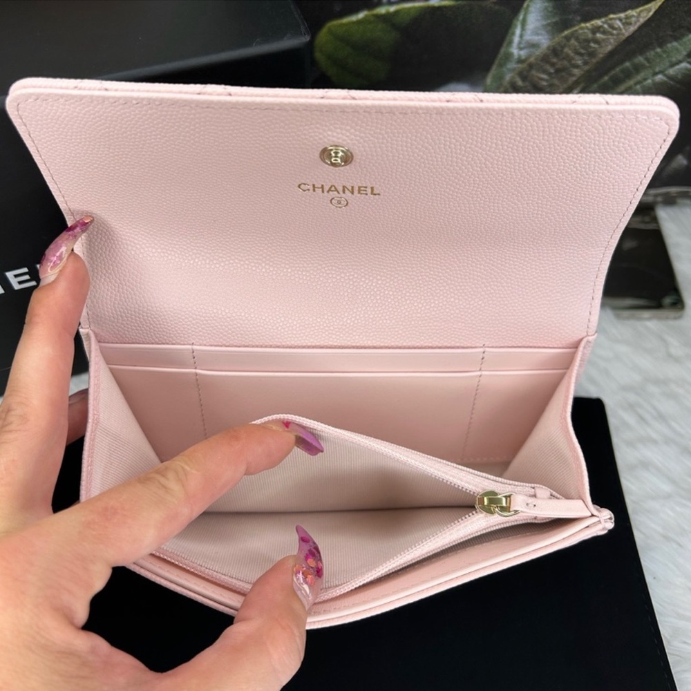 RARE PRISTINE CHANEL. • Caviar Quilted CRYSTAL CC Wallet. So Beautiful!!🔥💕 - Picture 8 of 14